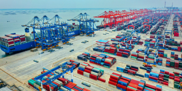 2023年北部湾港集装箱吞吐量802.2万标箱，陆续7年两位数增长